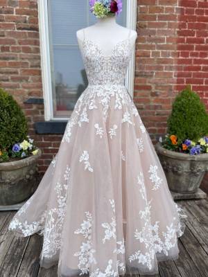 Champagne Tulle Lace V-neck Long Prom Formal Dress