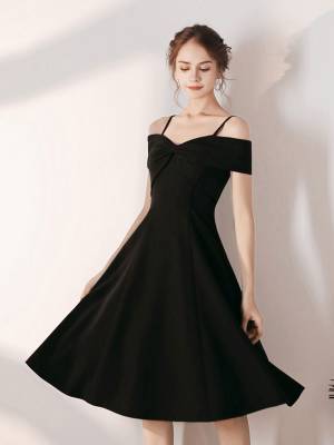 Off-the-shoulder Short/Mini Simple Black Prom Homecoming Dress