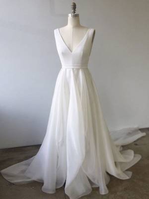 Simple Long White Tulle V-neck Prom Evening Dress