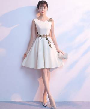 Champagne Satin With Applique Short/Mini Simple Cute Prom Homecoming Dress