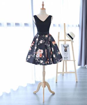 V-neck With Floral Pattern Short/Mini Cute Prom Homecoming Dress