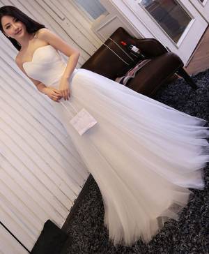 White Tulle Sweetheart Long Prom Wedding Dress