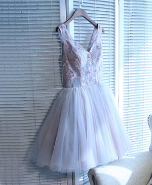 A-line Straps Tulle Lace V-neck Short/Mini Homecoming Dress
