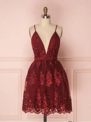 A Line V Neck Tulle Burgundy Short Prom Dresses With Lace