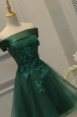 Off Shoulder Green Lace Homecoming Dresses
